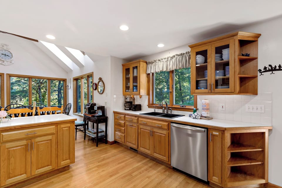 All appliances are stainless steel