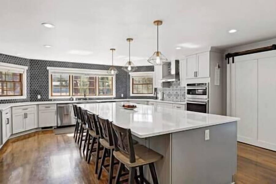 Extra large kitchen space with seating 12+