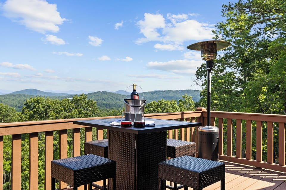 Morganton Vacation Rental | 5BR | 4BA | 3,856 Sq Ft | Stairs Required