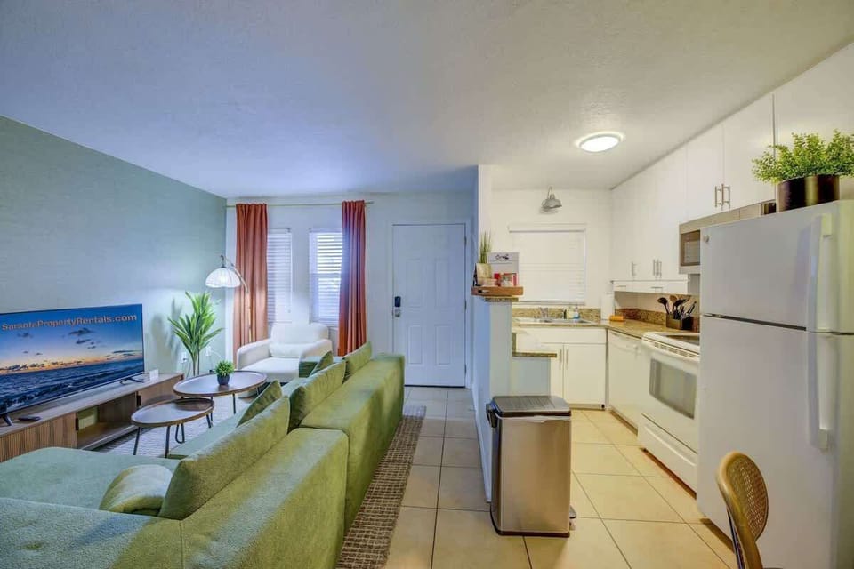 A peek into our fully equipped kitchenette and kitchen area.
