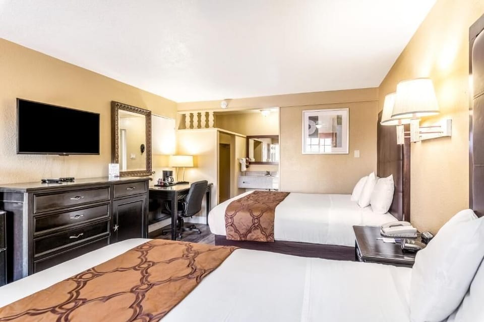 Unit With 2 Queen Beds. Exact unit will be assigned upon arrival. Views, colors, and decor may vary.