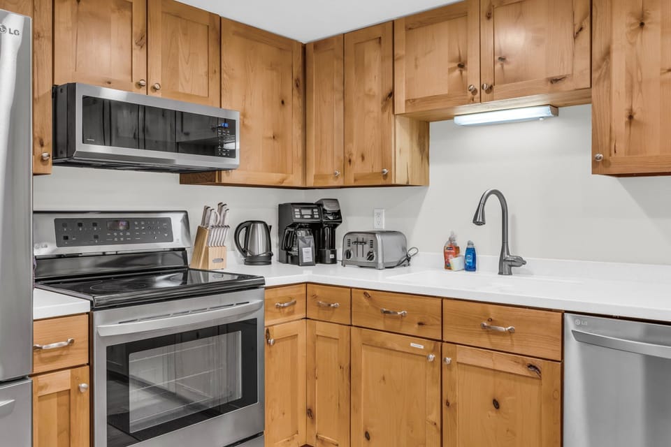 Kitchen: Well-equipped kitchen, updated appliances, drip coffee maker, Crockpot, blender, waffle maker, ample counter and cabinet space 
