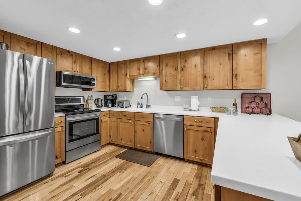 Kitchen: Well-equipped kitchen, updated appliances, drip coffee maker, Crockpot, blender, waffle maker, ample counter and cabinet space 