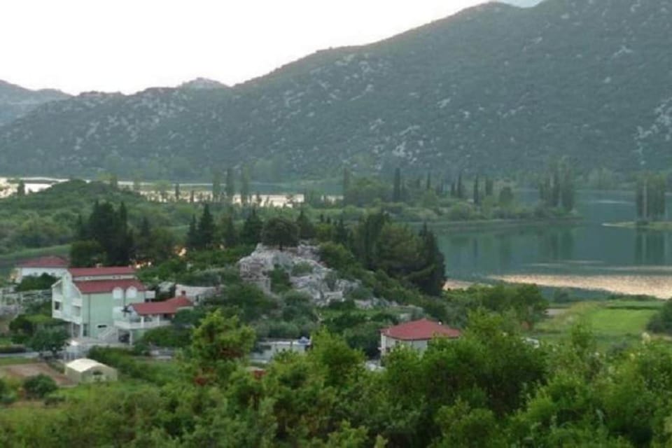 Surroundings [summer] (1-5 km)