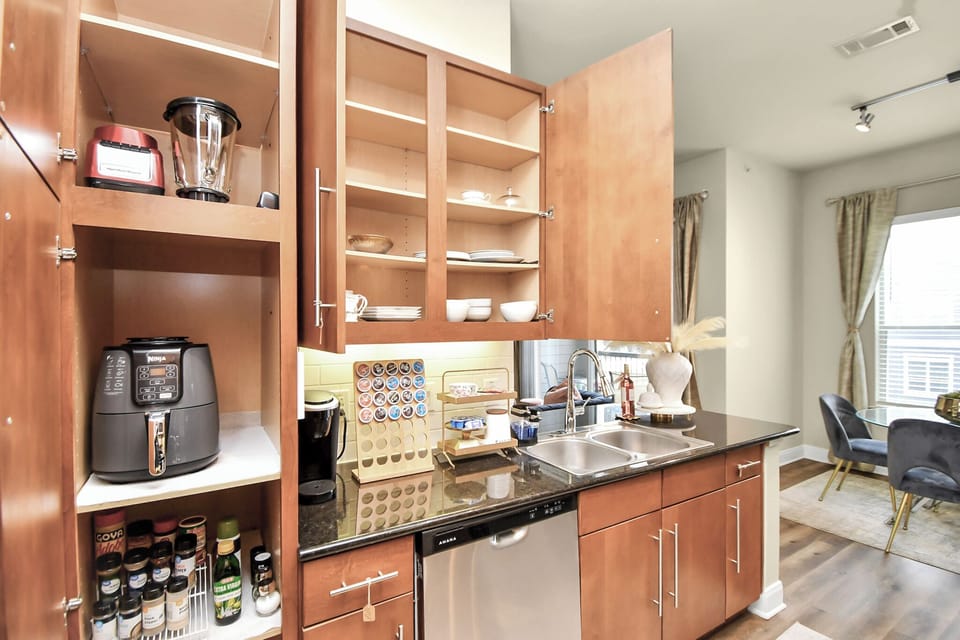 Fully stocked kitchen with a Keurig, Air fryer, Blender , cooking utensils etc