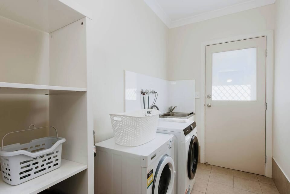 An in-unit washer and dryer makes it easy to catch up on laundry throughout your stay.