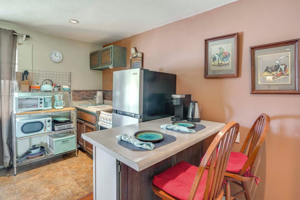 Dining Bar | Kitchen