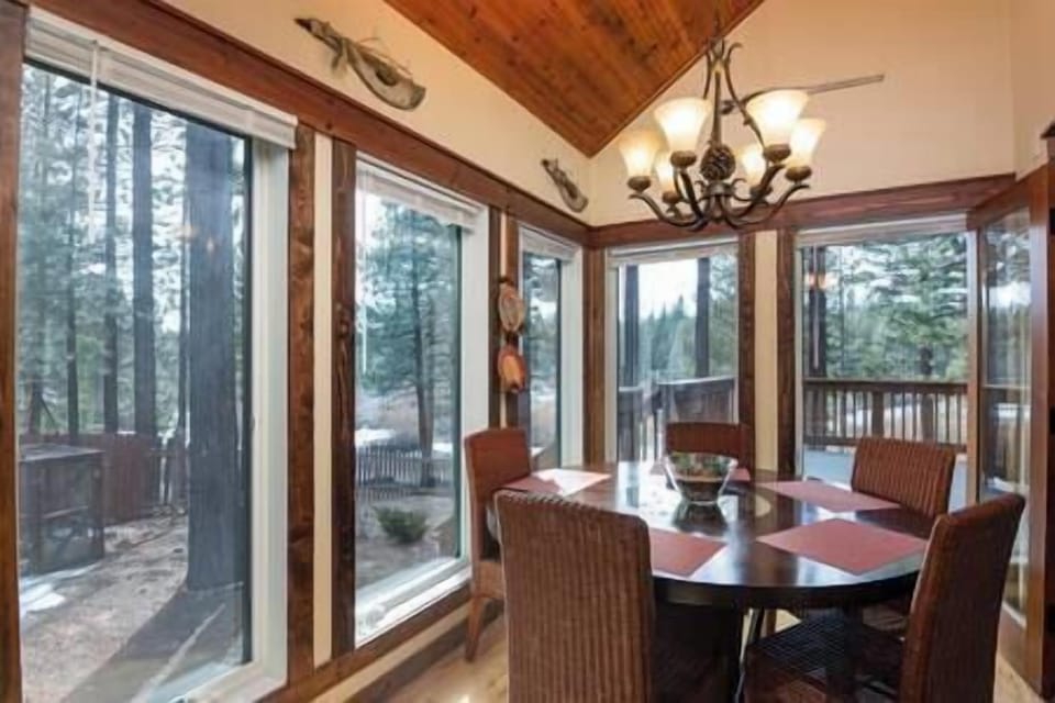 Sun Room for Meals, Relaxing, or Board Games. (2)