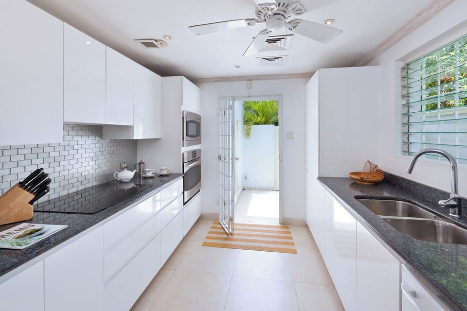 Easy Reach - Galley-style kitchen