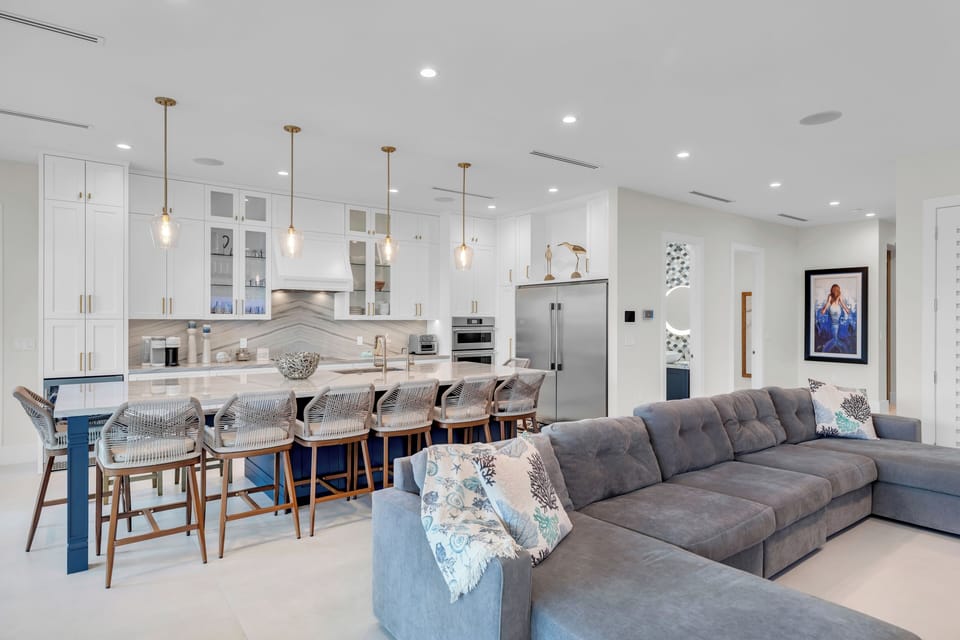 2nd floor living room 