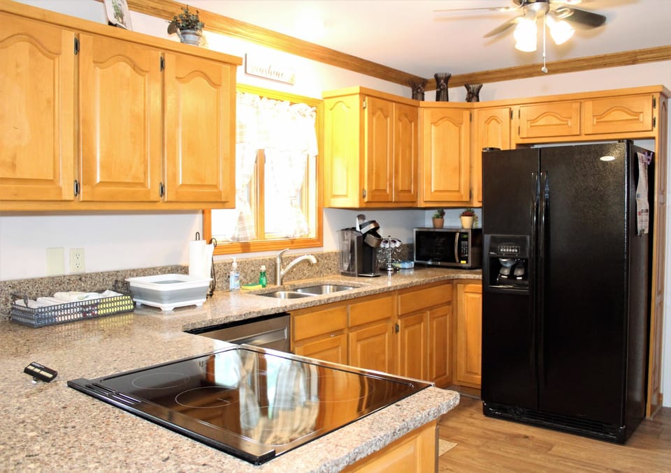 Nice flat top stove to cook on 