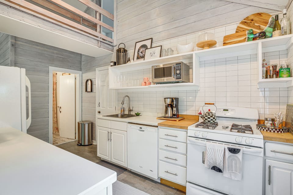 Kitchen | 1st Floor | Drip Coffee Pot | Rice Cooker | Air Fryer