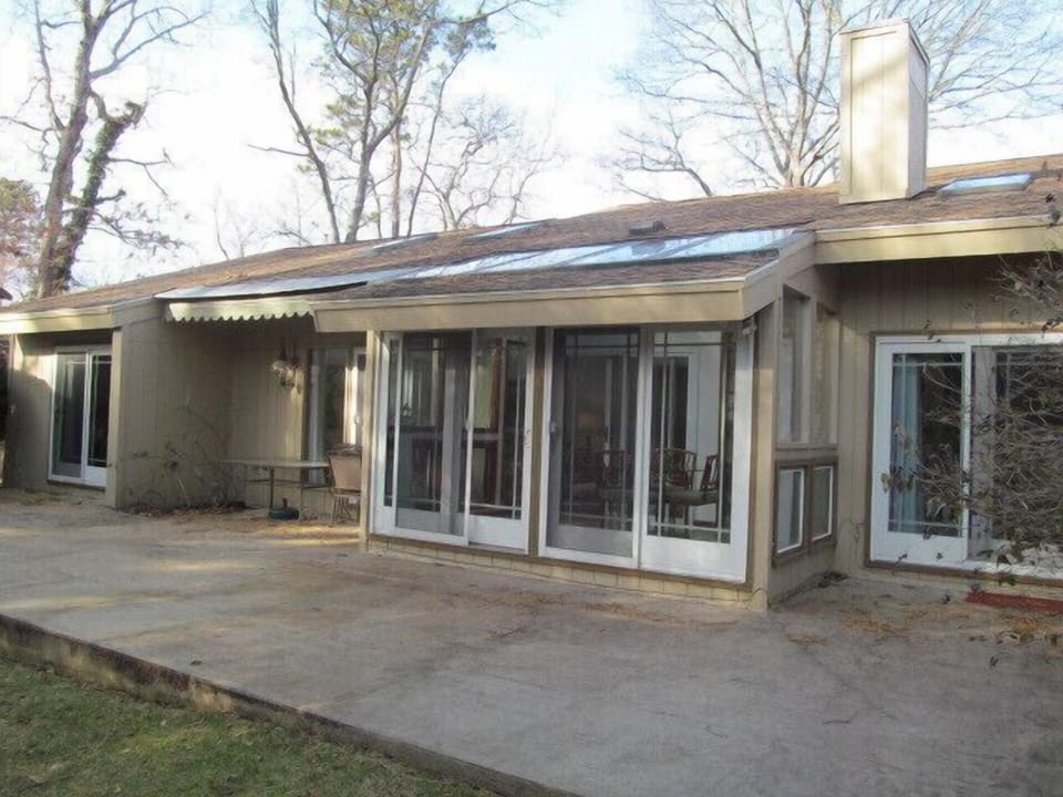Exterior Rear View