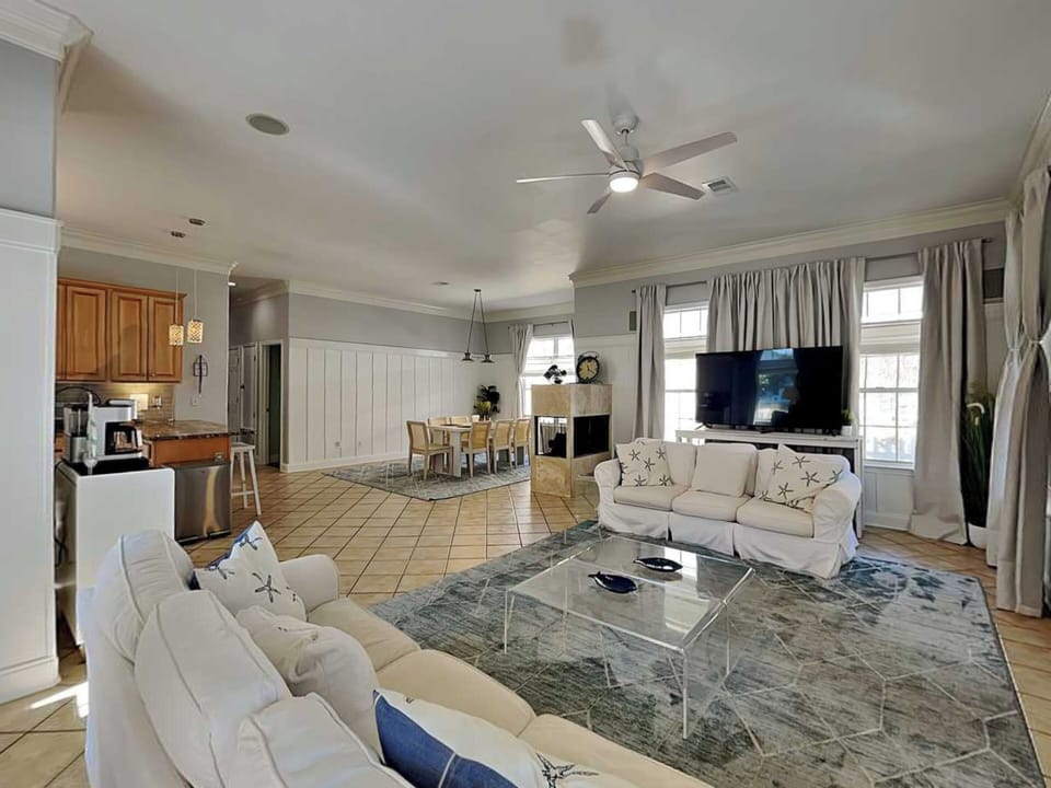 Living Area - Smart TV