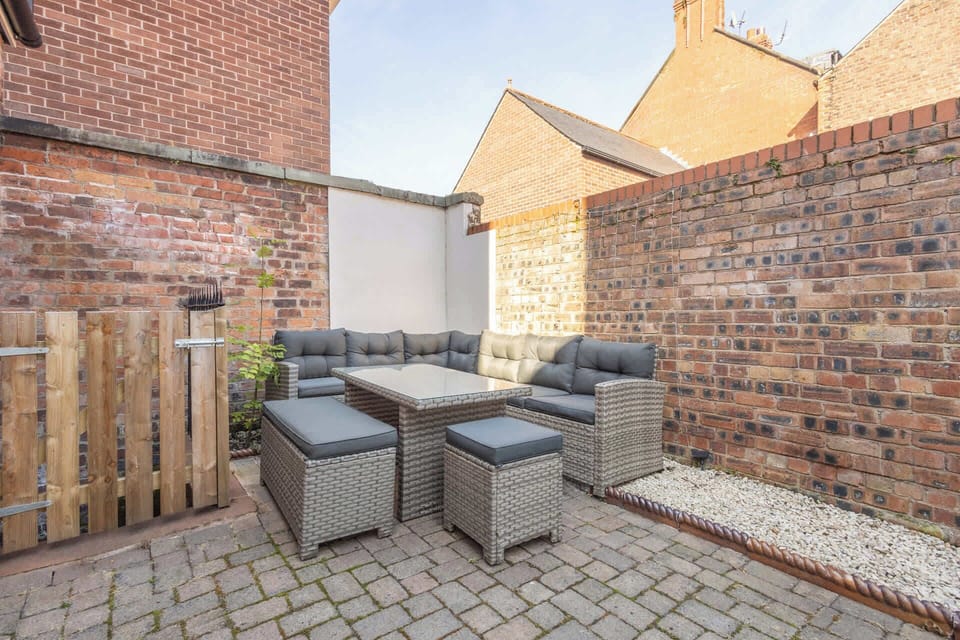 Chatsworth Townhouse II, Carlisle - Host & Stay