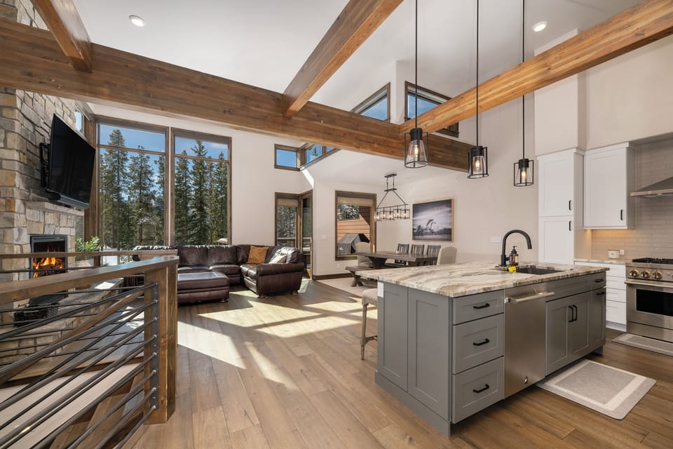 Large open floor plan with vaulted ceilings, large windows and amazing views.