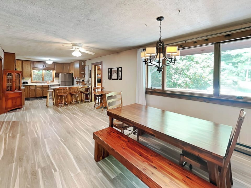 Dining & Kitchen