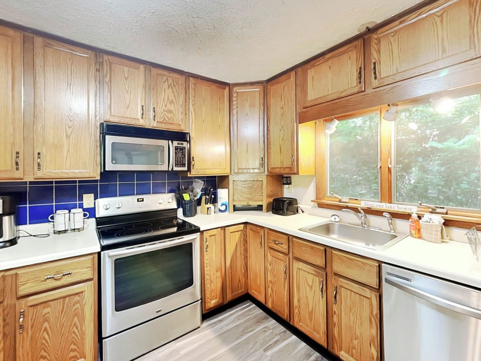 Full Kitchen