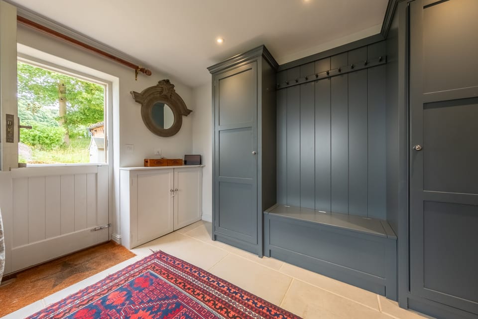 Ground floor: Entrance