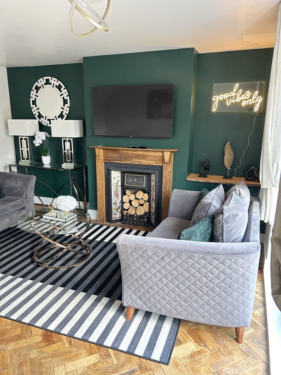 Living Room / Lounge