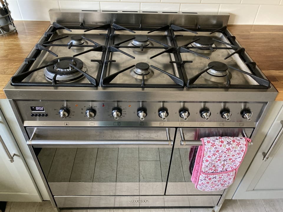 6 hob gas cooker and oven