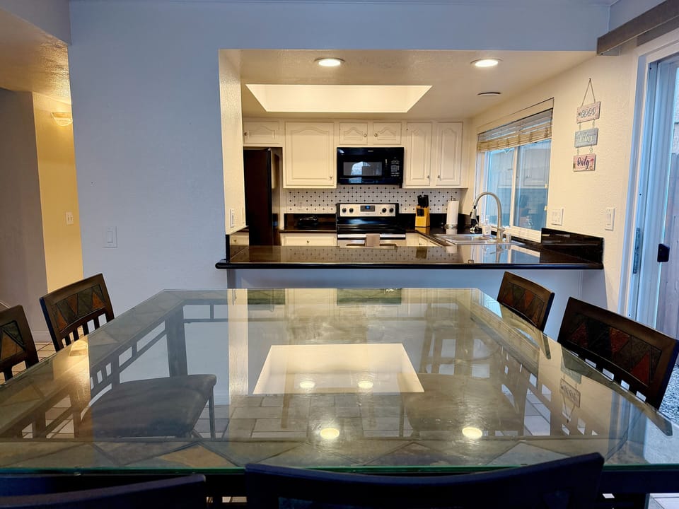 Dining room (2)