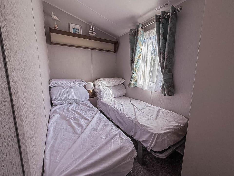 Plan your next caravan holidays Norfolk adventure at Hopton Holiday Village Great Yarmouth, ideal for last minute breaks and family fun by the scenic Norfolk beaches.