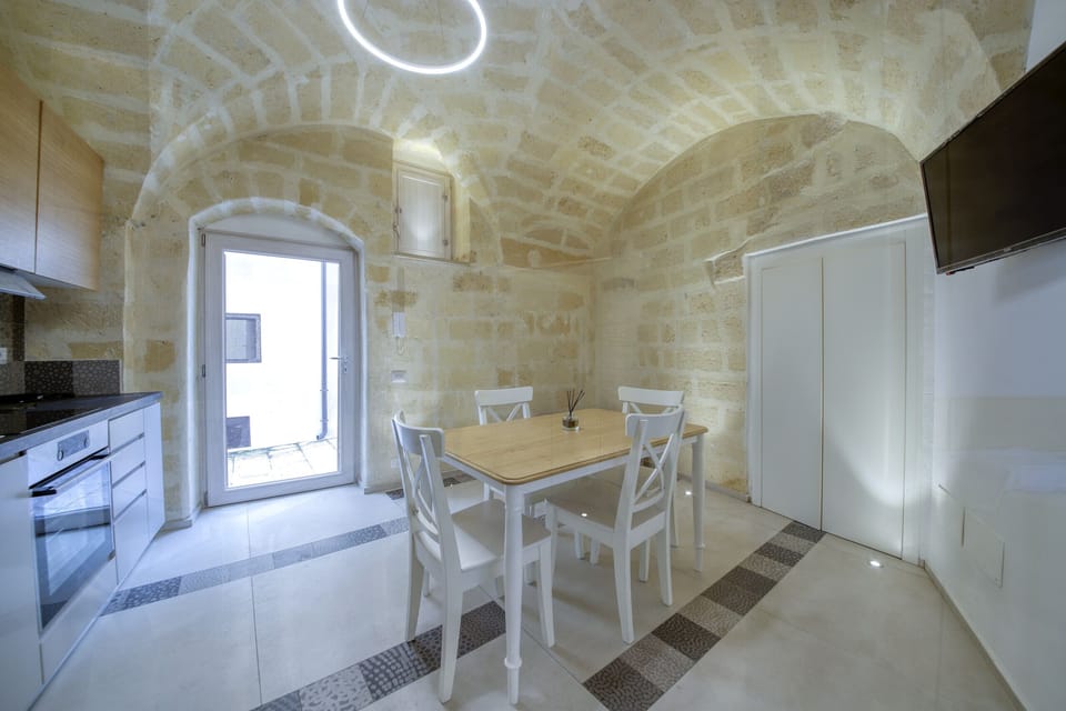 dining room Palazzo Fondo Vico 1   Affitti Brevi Italia