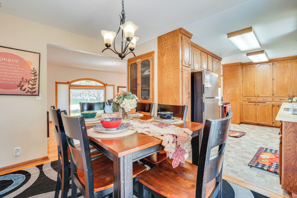 Dining Area | Kitchen