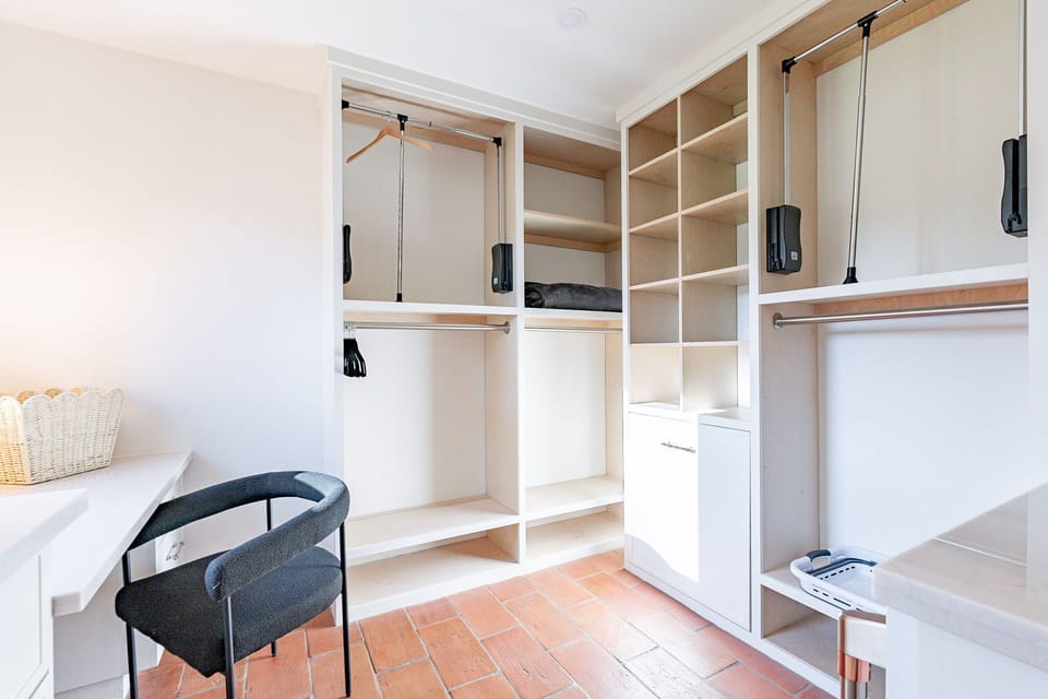 Extra space in primary closet