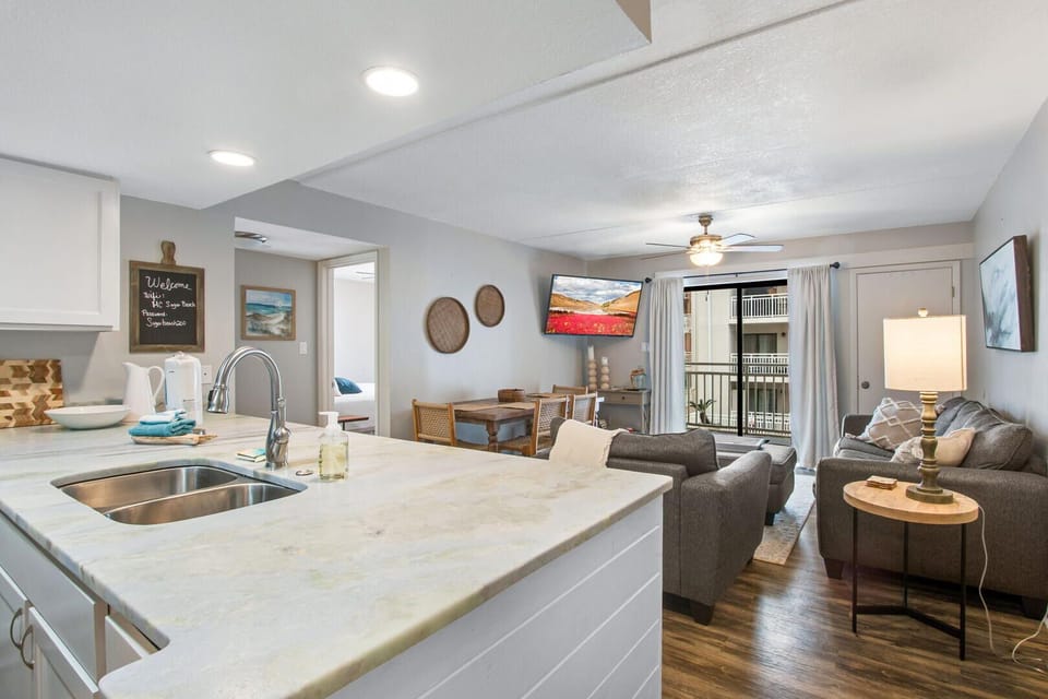 Kitchen & Living Area