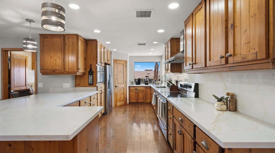 Amazing kitchen with everything you need. Let us know if we’re missing anything.
