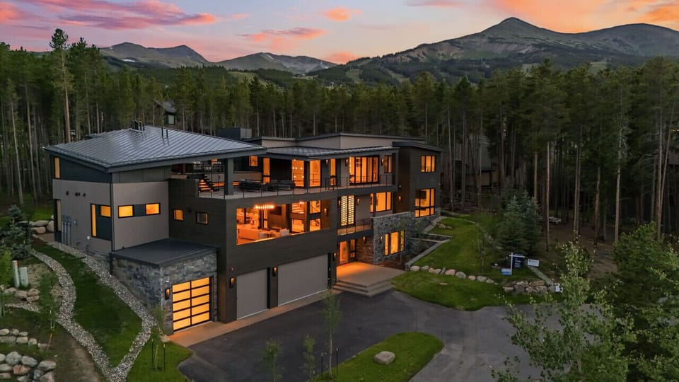 Immerse yourself beyond the piste in a luxury defining, brand-new, Alpine Ski-In mountain modern residence in the heart of Breckenridge, Colorado