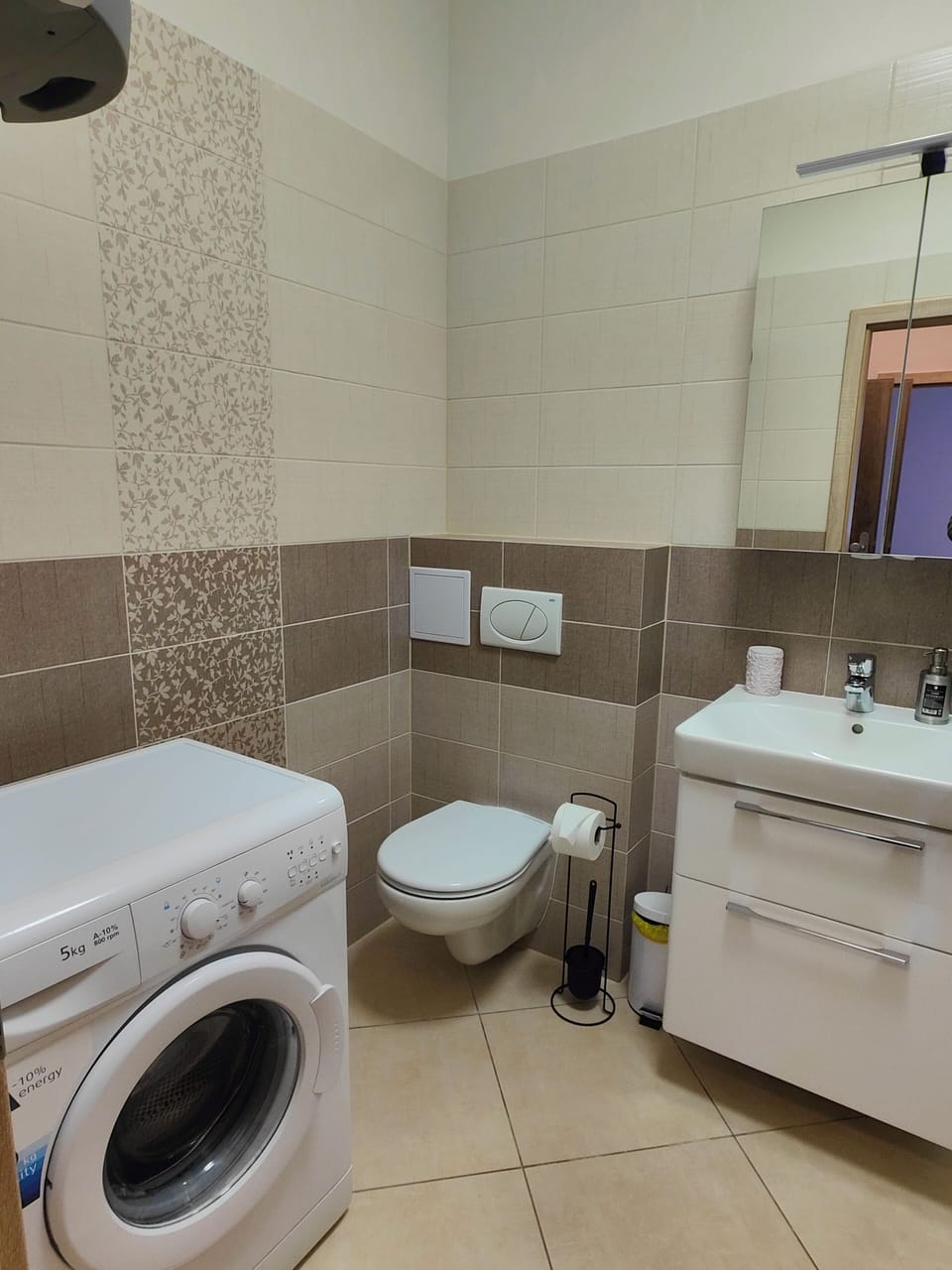 Rosa Bathroom