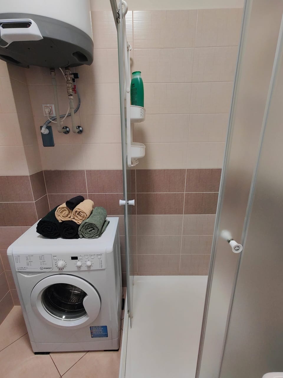 Cobalt - Bathroom (1)