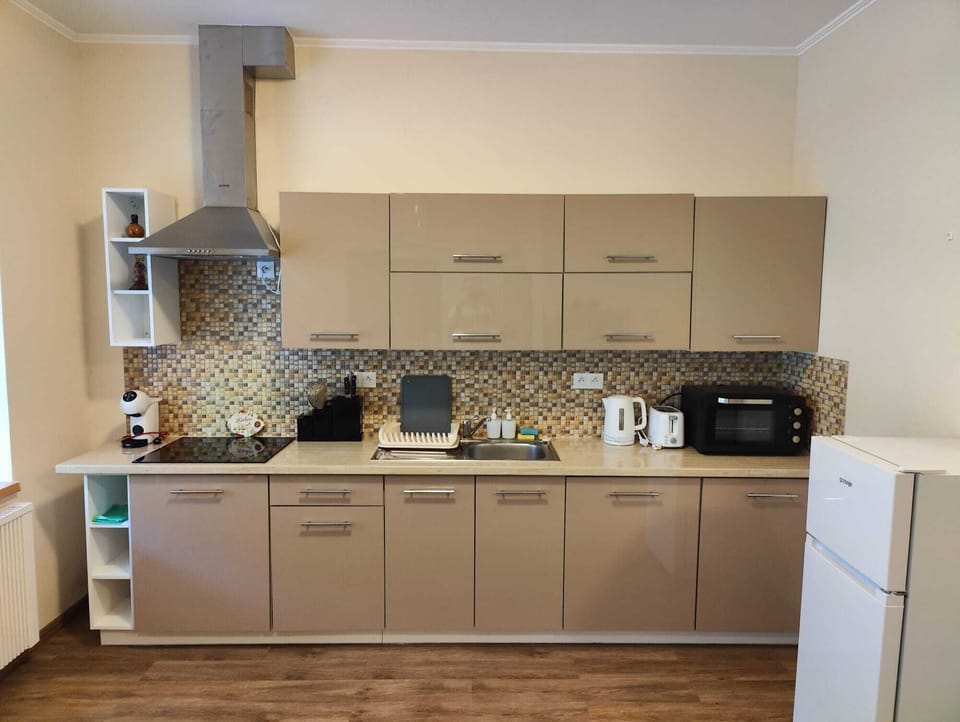Louisa - Kitchen