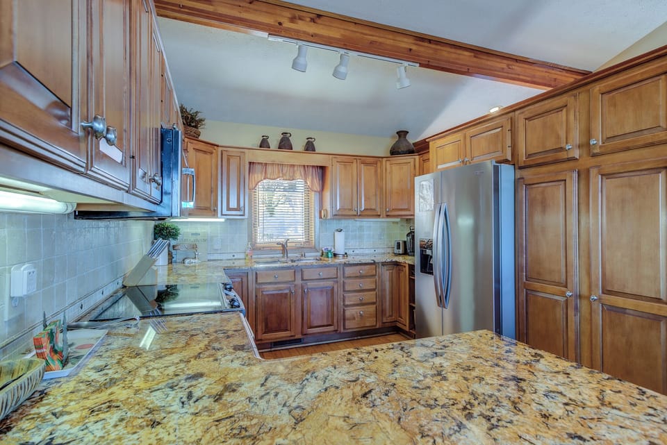 Kitchen--- Granite Counter-tops, Stainless Steel