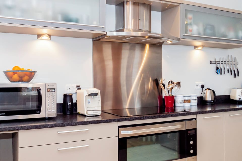 Full oven/hob and fridge as well as a microwave and all the pots/pans/dishes and utensils you may need