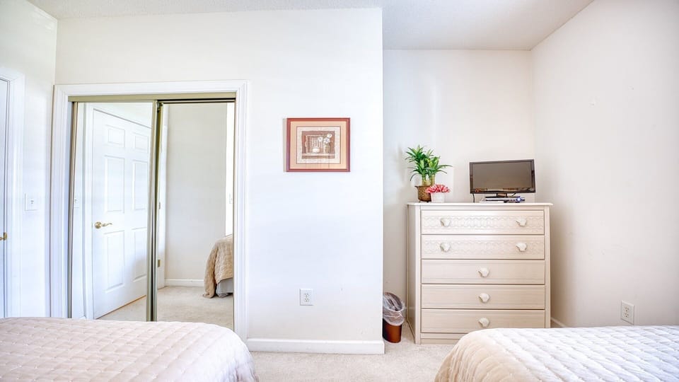 Twin Bedroom