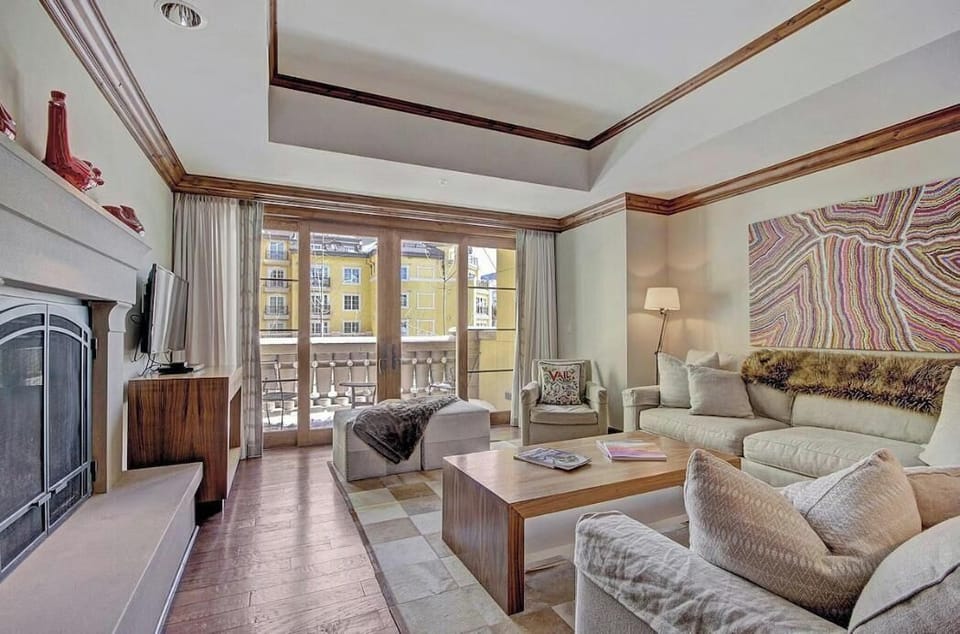 Ritz 3 Bedroom - Decor varies