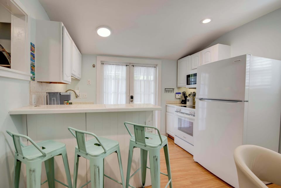 Kitchen Alt. View