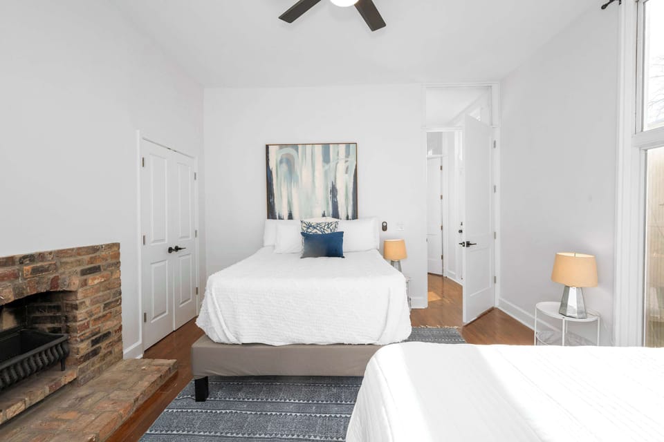 Bedroom 2 with 2 queen beds