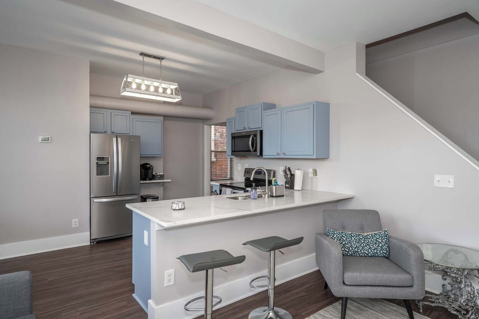 Kitchen with bar stool seating