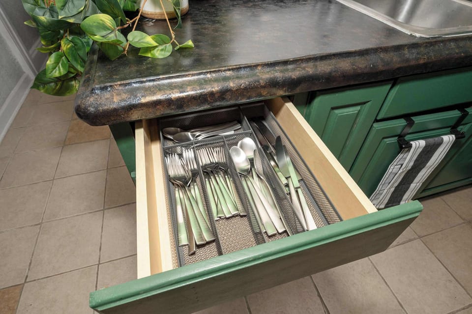 No need to pack the dishes & cookware for your Cincinnati escape!
