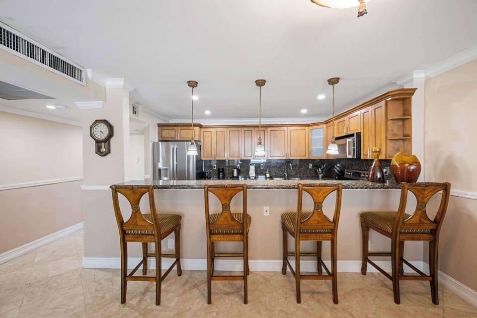 Additional counter seating for 4