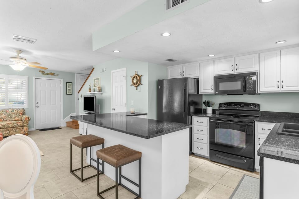 11-web-or-mls-222-White-Sandy-Dr-16
