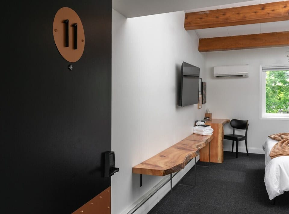 The Lincoln Boutique Motel King #11