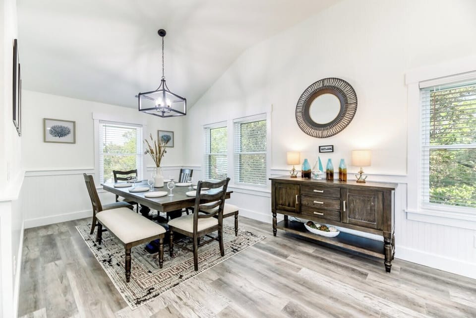 Top Level Dining Area