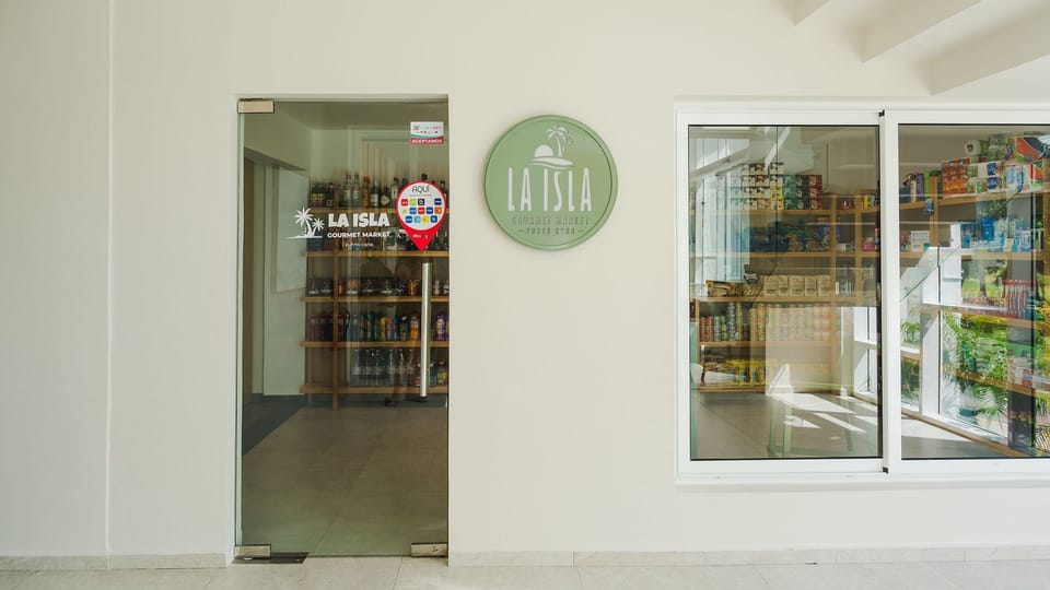 Supermarket / grocery shop
