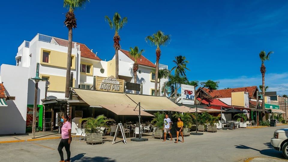Off site,Restaurant / places to eat